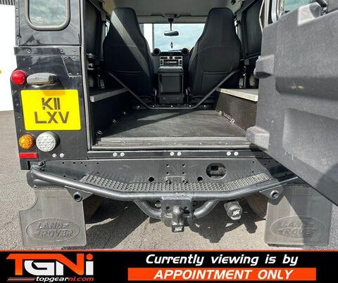 Land Rover Defender view 30