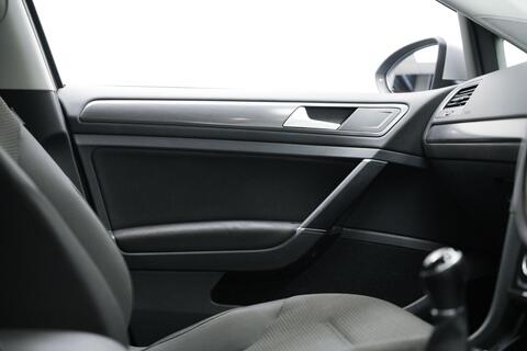 Volkswagen Golf view 12