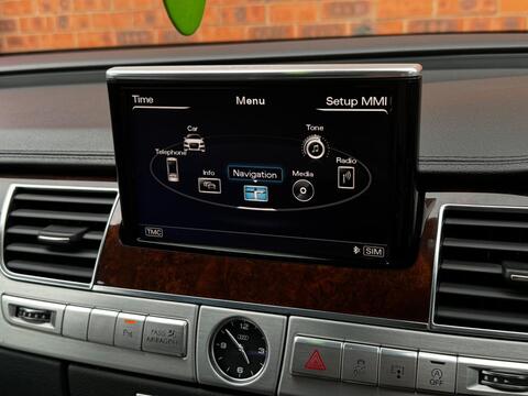 Audi A8 view 32