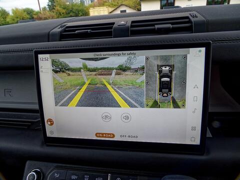 Land Rover 110 view 41