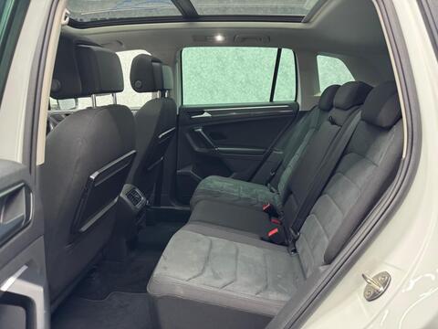 Volkswagen Tiguan view 6