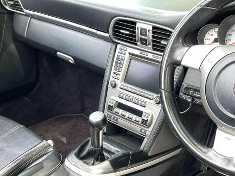 Porsche 911 view 35