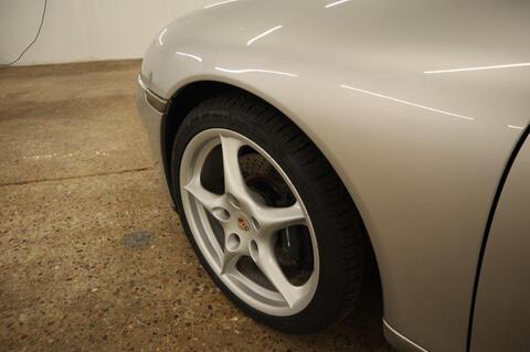 Porsche 911 view 34