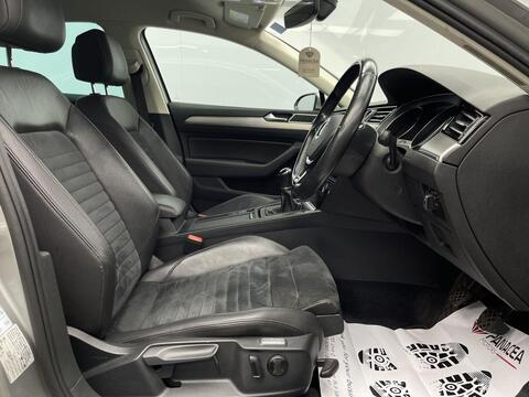 Volkswagen Passat view 8