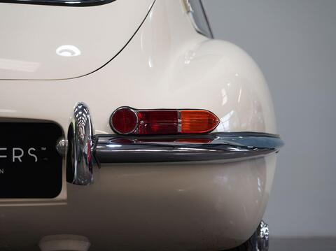Jaguar E-Type view 36