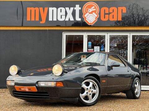 Porsche 928 view 5