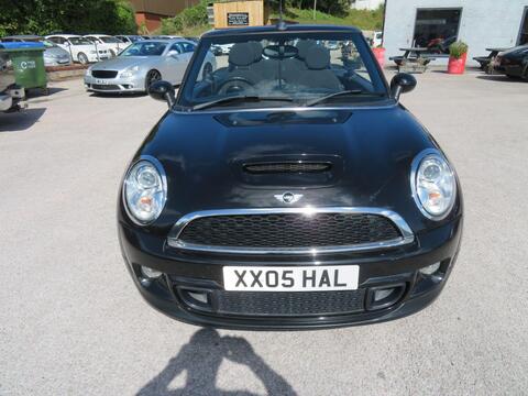 Mini Convertible view 8