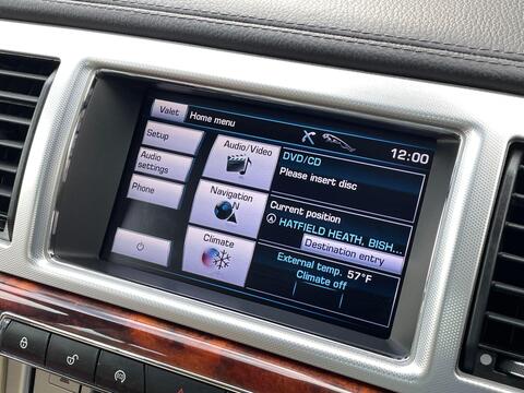 Jaguar XF view 24