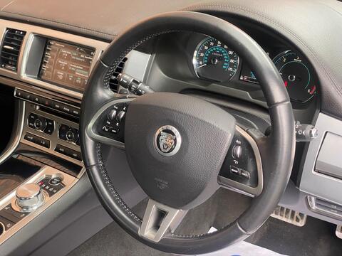 Jaguar XF view 9
