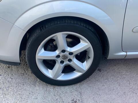 Vauxhall Zafira view 9