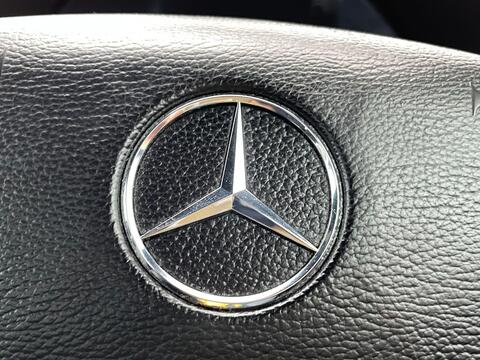 Mercedes-Benz CLK view 41