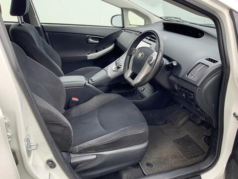 Toyota Prius view 27