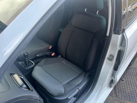 Volkswagen Polo view 17