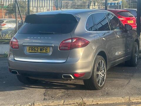 Porsche Cayenne view 27