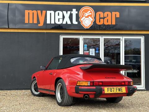 Porsche 911 view 9