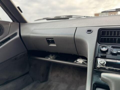 Porsche 928 view 23