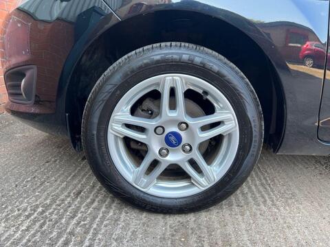 Ford Fiesta view 24