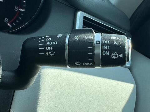 Land Rover Discovery Sport view 27