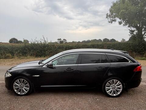 Jaguar XF view 17