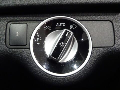 Mercedes-Benz C-Class view 60