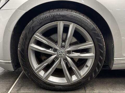 Volkswagen Passat view 33
