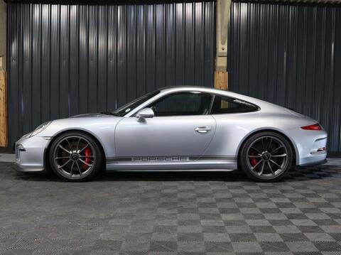 Porsche 911 view 36