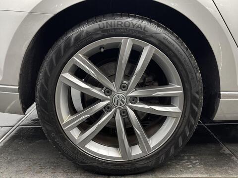 Volkswagen Passat view 23