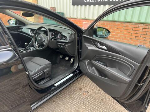 Vauxhall Insignia view 9