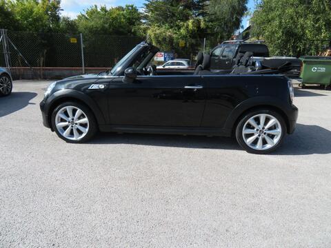 Mini Convertible view 5