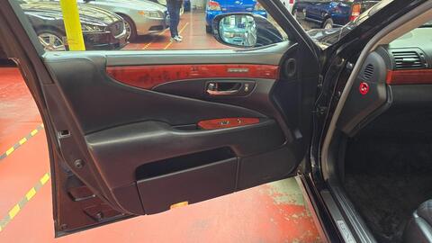 Lexus LS view 29
