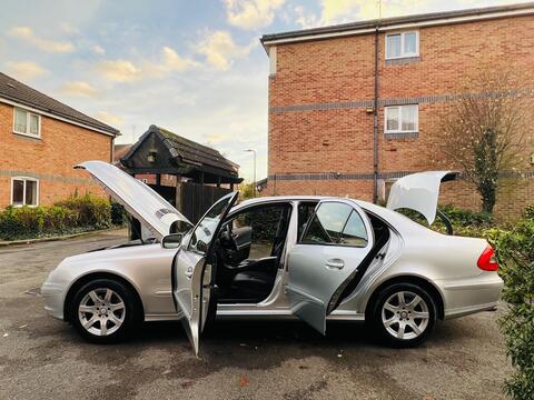 Mercedes-Benz E Class view 35
