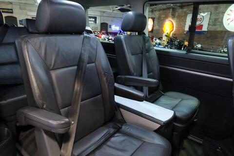 Volkswagen Caravelle view 9