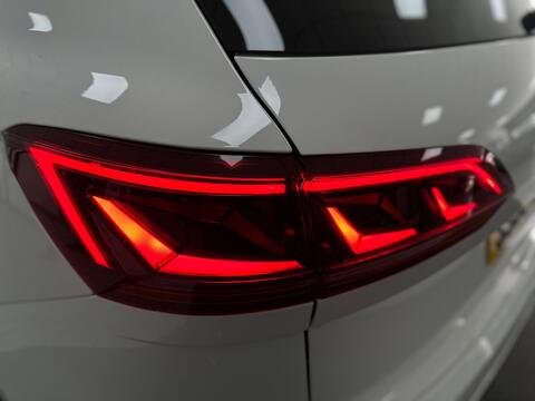 Volkswagen Touareg view 47