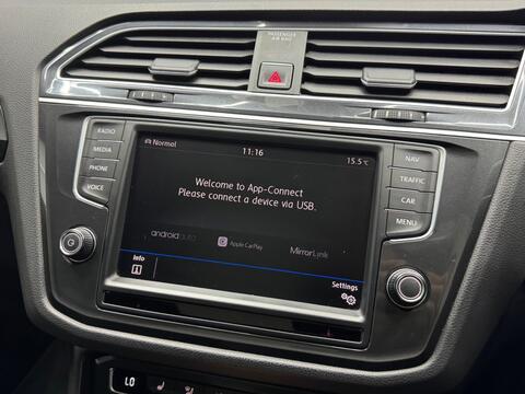Volkswagen Tiguan view 17