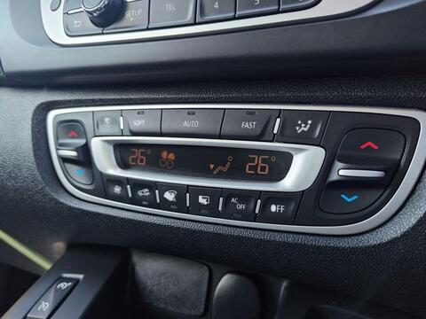 Renault Scenic view 22