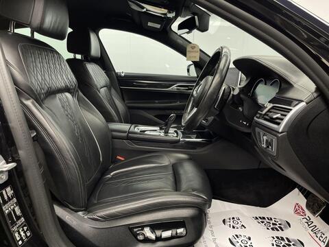 BMW 7 Series view 11