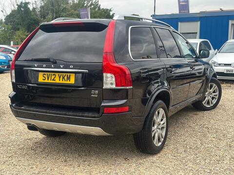Volvo XC90 view 3