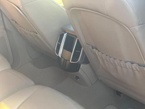Porsche Cayenne view 45