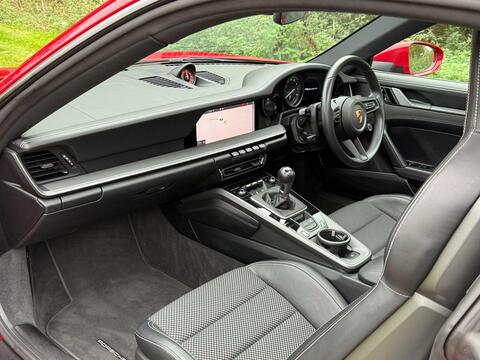 Porsche 911 view 18