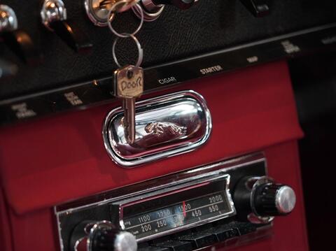 Jaguar E-Type view 15