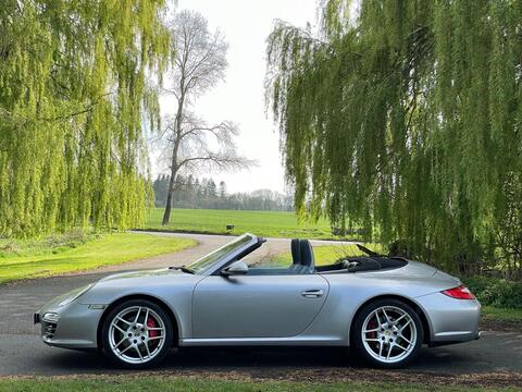 Porsche 911 view 45