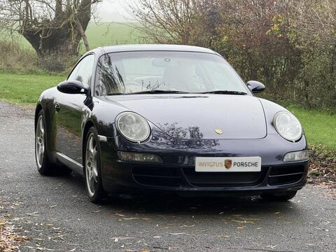 Porsche 911 view 3