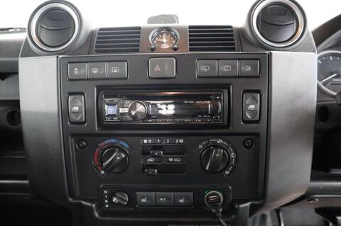 Land Rover Defender view 20