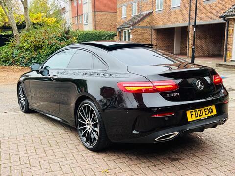 Mercedes-Benz E Class view 24