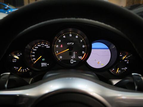 Porsche 911 view 65