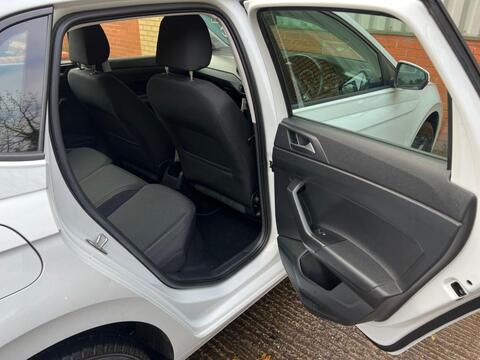 Volkswagen Polo view 8