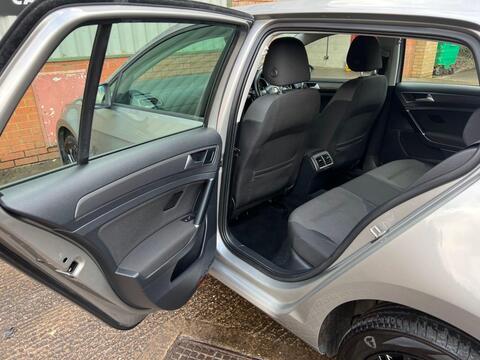 Volkswagen Golf view 12