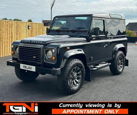 Land Rover Defender view 4