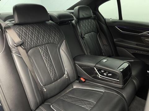 BMW 7 Series view 27