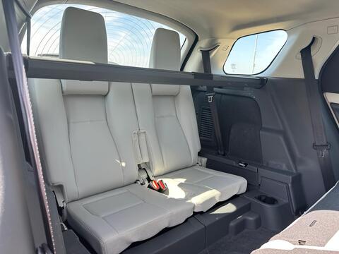 Land Rover Discovery Sport view 32